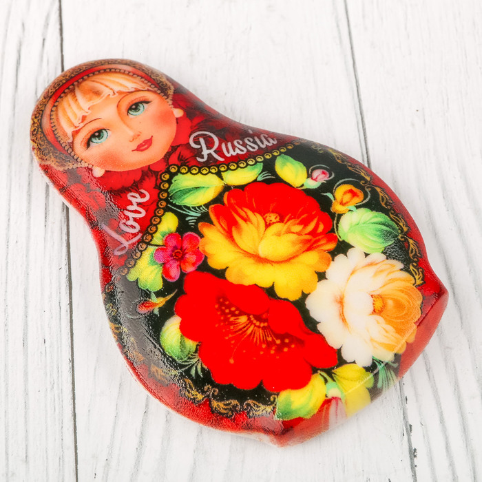 Магнит в форме матрешки "Love Russia"
