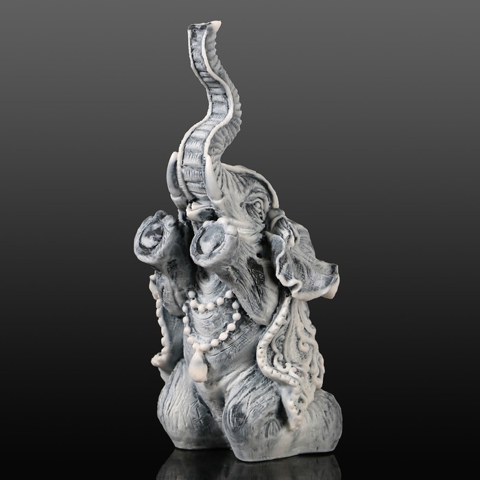 Сувенир "Слон с четками на коленях" 14,5 см