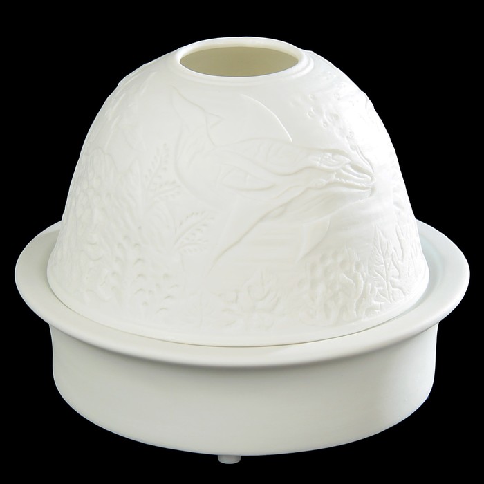 Сувенир с подсветкой «Дельфин», на батарейках, 11х9 см, фарфор