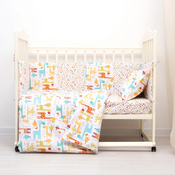 Комплект в кроватку (4 предмета), диз. жирафики с фейерверком звезд, синтепон