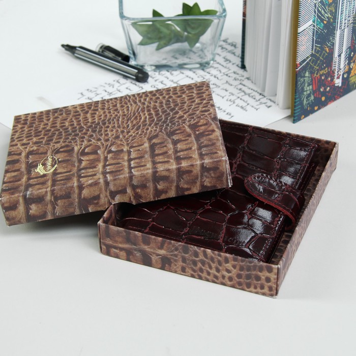 Обложка для автодокументов и паспорта, отдел для купюр, карманы для карт, скат, цвет бордовый