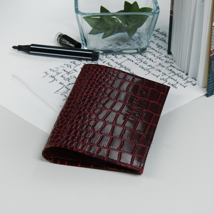Обложка для паспорта, крокодил, цвет бордовый