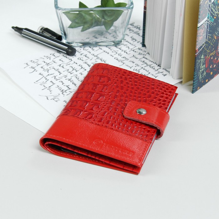Обложка для автодокументов и паспорта, 4 кармана для карт, крокодил, цвет матовый алый/красный