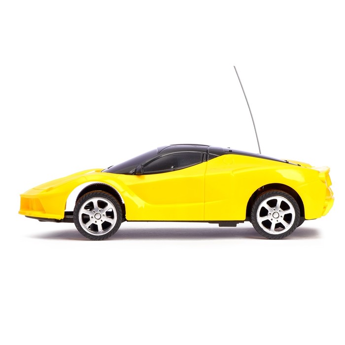 Машина радиоуправляемая "Спорткар", 1:24, работает от батареек, МИКС