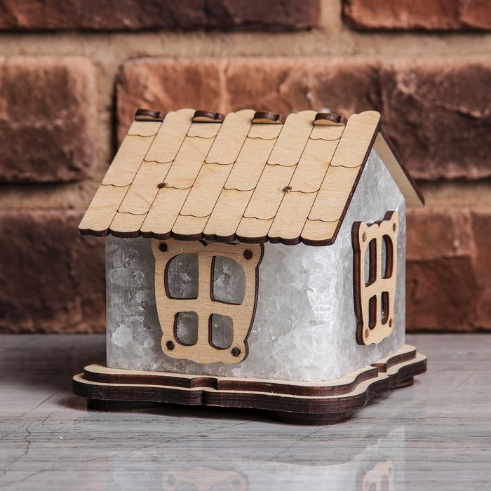 Соляной светильник "Домик белый", деревянный декор, цельный кристалл, 12 х 12 х 12 см