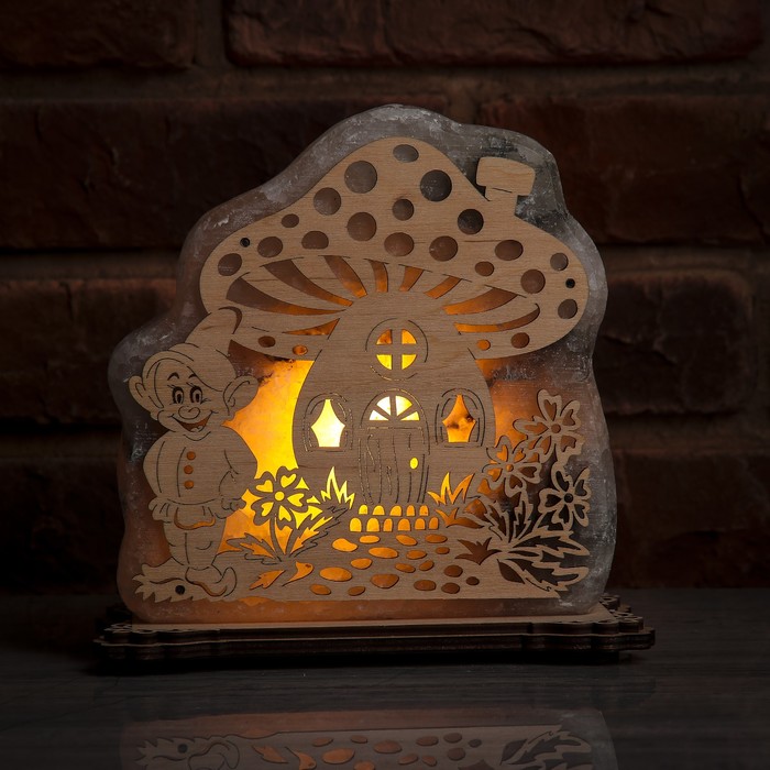 Соляной светильник "Гриб и гном", деревянный декор, цельный кристалл, 18 х 8 х 6 см