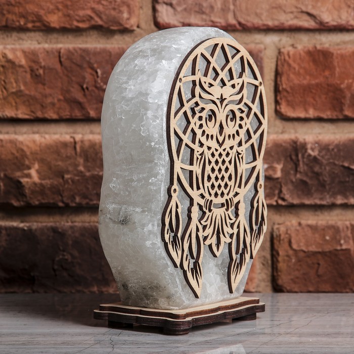 Соляной светильник "Ловец снов", деревянный декор, цельный кристалл, 20 х 15 х 6 см