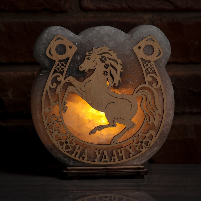 Соляной светильник "Подкова лошадь", деревянный декор, цельный кристалл, 19 х 18 х 6 см