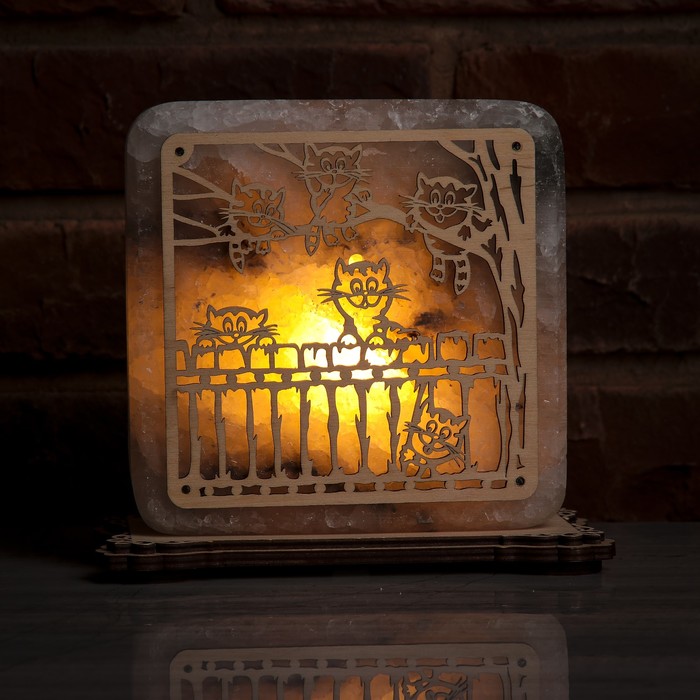 Соляной светильник "Коты", квадрат, деревянный декор, цельный кристалл