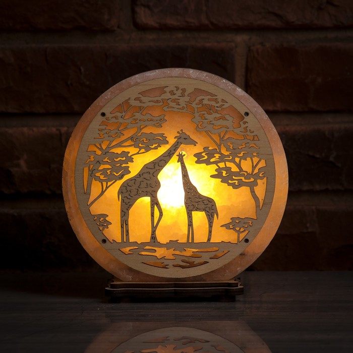 Соляной светильник "Жирафы", деревянный декор, цельный кристалл