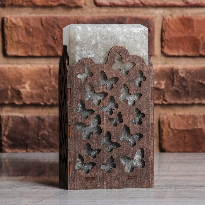 Соляной светильник прямоугольник "Бабочки", деревянный декор, цельный кристалл, 10 х 10 х 18 см