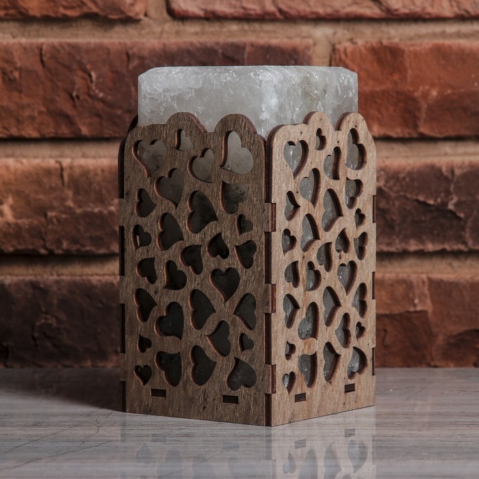 Соляной светильник прямоугольник "Сердца", деревянный декор, цельный кристалл, 10 х 10 х 18 см