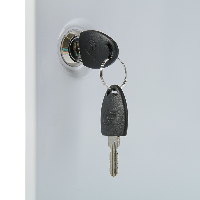 Лючок ревизионный 3040ЛМЗ, 300х400 мм, металлический с замком