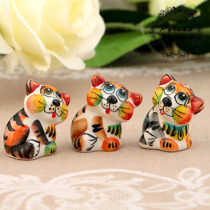 Сувенир «Кот боком», 3 см, цвет, гжель