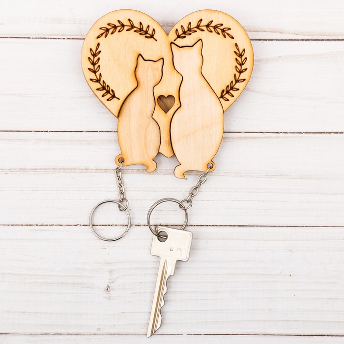 Ключница деревянная с брелоками "Кошки"