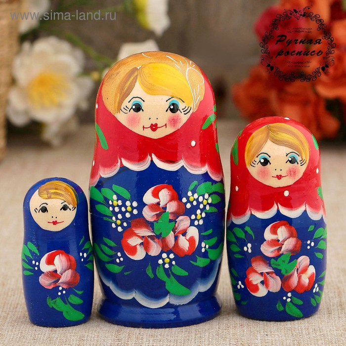 фото Матрёшка «красные цветочки», красный платок, 3 кукольная, 9 см