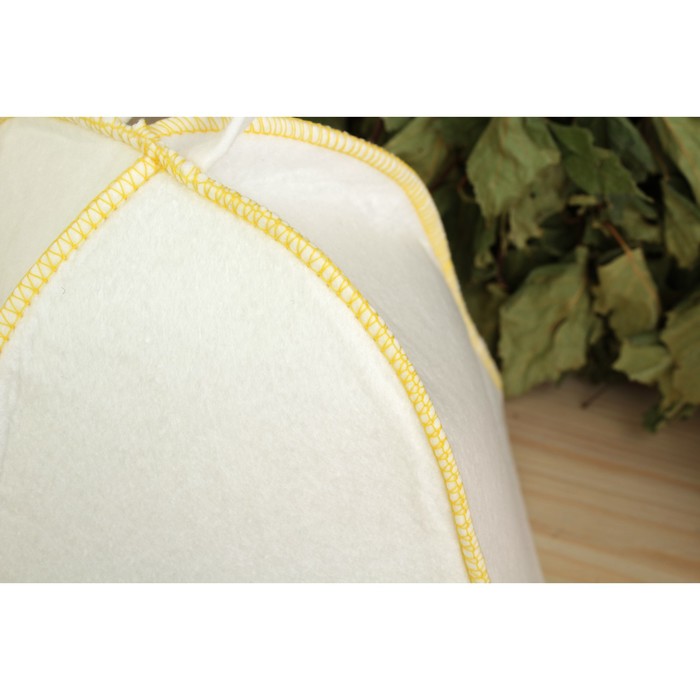 Шапка банная "Классическая" белая с жёлтым кантом, войлок