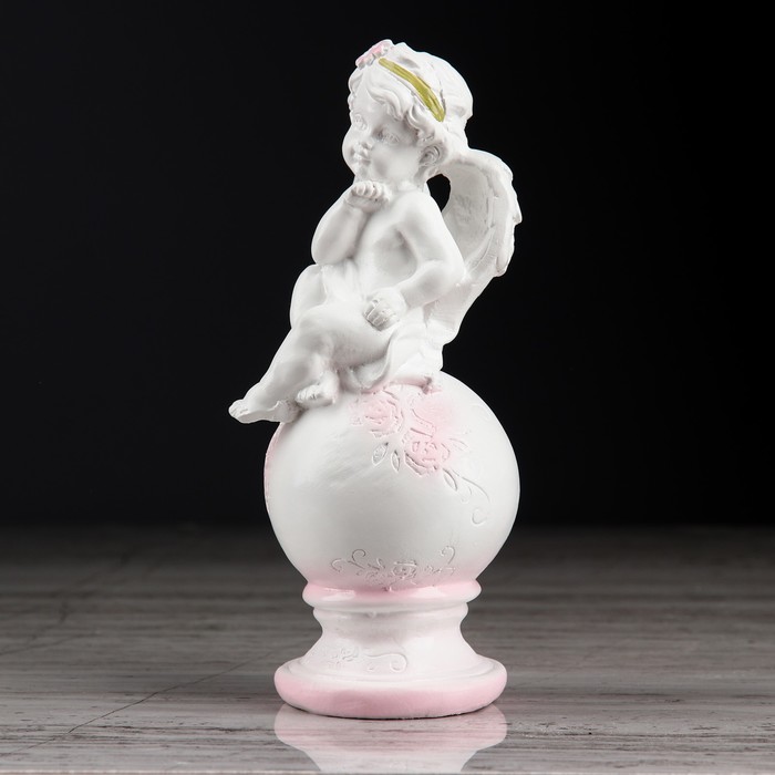 Статуэтка "Ангел на шаре девочка" с розовой отделкой