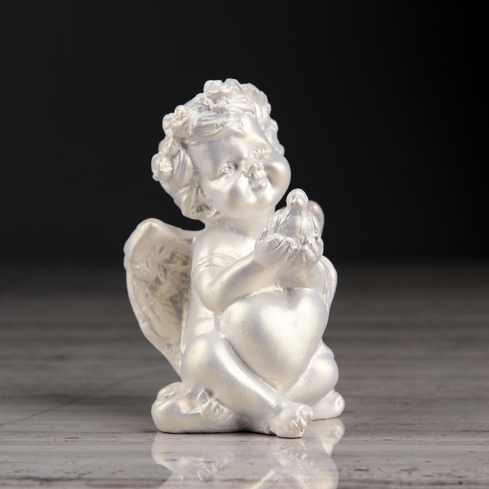 Статуэтка "Ангел с голубем" перламутр