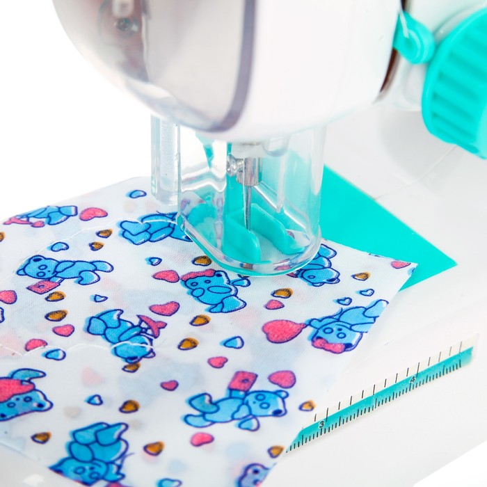 Швейная машина "Карамель" с 3 катушками, световой эффект, цвет мята