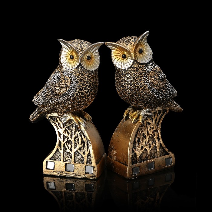 Сувенир полистоун "Филин с золотистыми перьями на коряге" МИКС 12х7х3,5 см