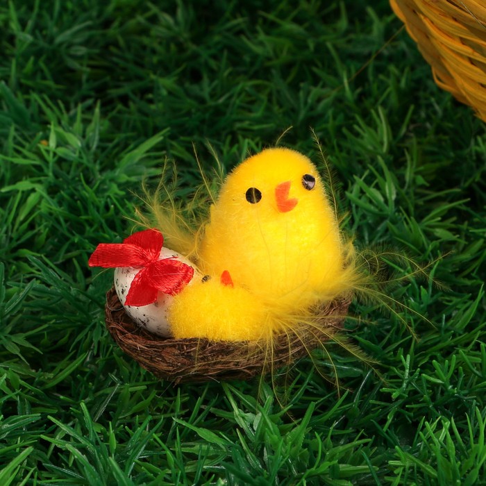 Сувенир пасхальный "Курочка с цыплёнком и яичком в корзине" (набор 12 шт) 5,5х25,5х17 см