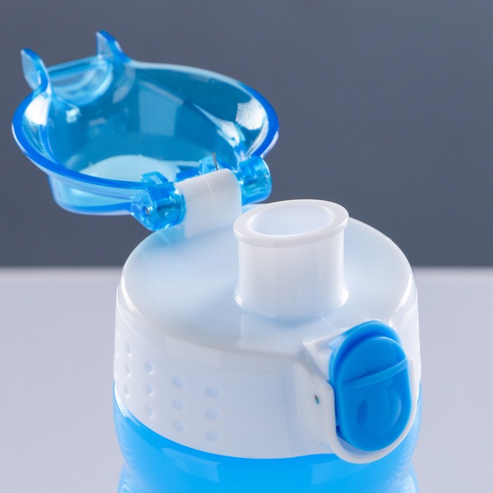 Бутылка для воды 600 мл, спортивная, крышка за защёлке, на шнурке, поильник, микс, 7.5х23 см