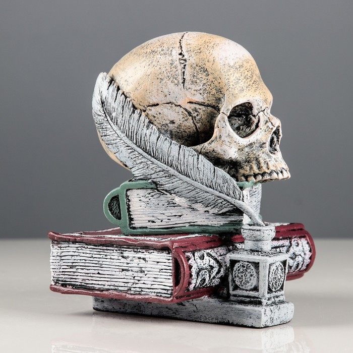 Копилка "Череп на книгах 18 см" акрил