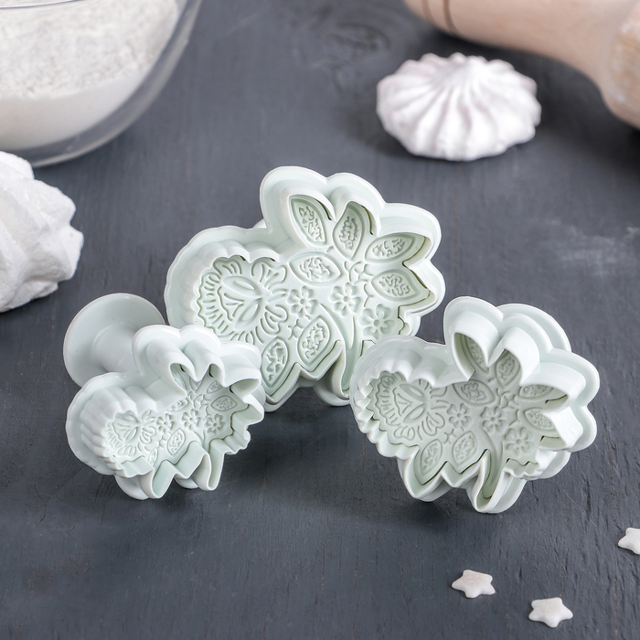 Набор плунжеров кондитерских "Букет", 3 шт: 6,1х5,6х5,1/5,3х5,3х5/4,3х4х5 см