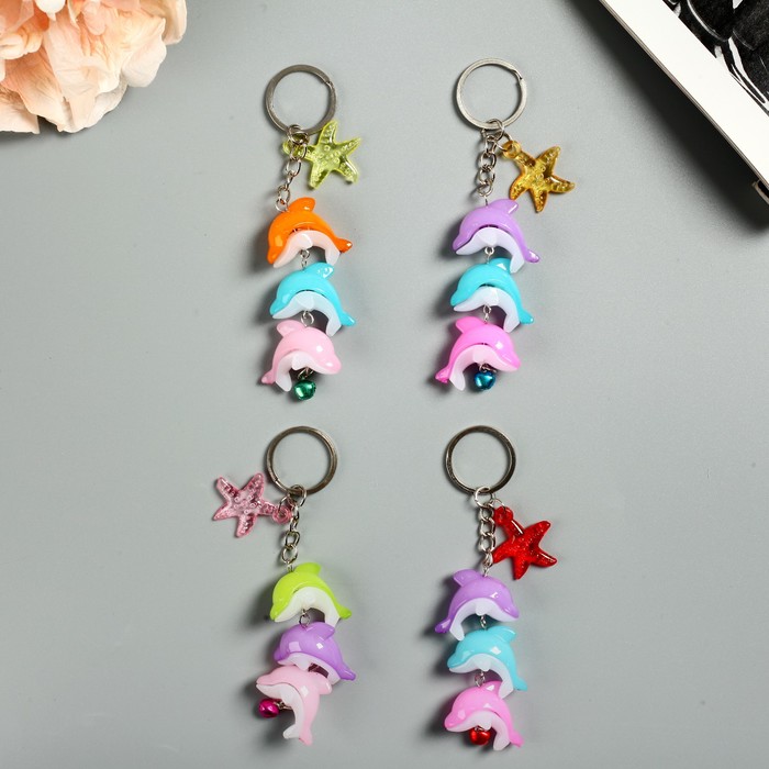 Брелок пластик висюльки "Дельфинчики" с бубенчиком МИКС 11,5х4х4 см