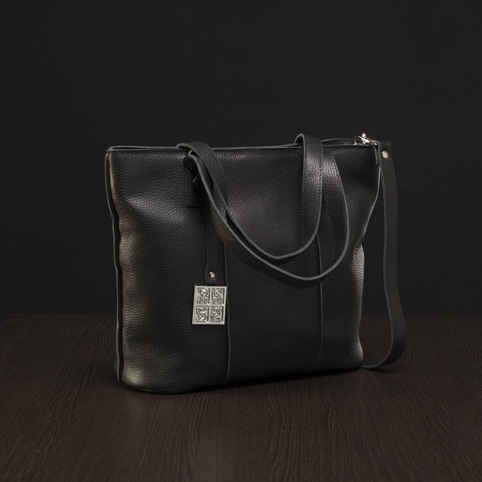 Сумка женская, отдел на молнии, наружный карман, длинный ремень, цвет чёрный