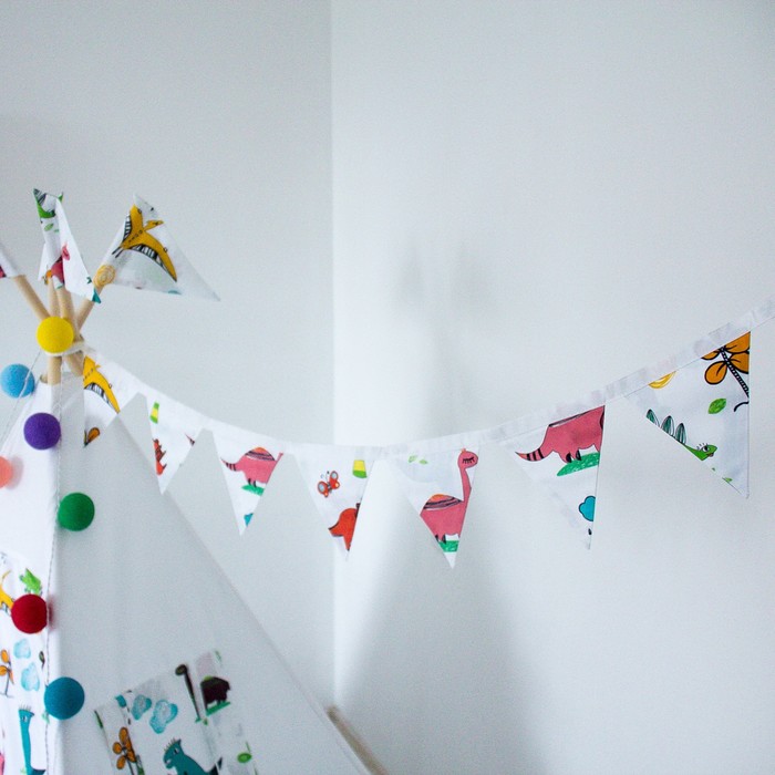 Гирлянда для вигвама из 8 флажков Dino