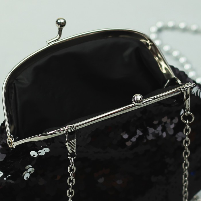 Сумка женская, отдел на фермуаре, цепочка, цвет чёрный/серебро