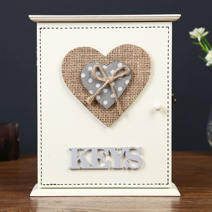 Ключница дерево 6 крючков "Сердечко в горошек с бантом. Keys" белая 24х20х6,5 см