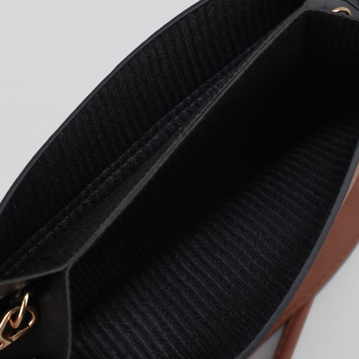 Сумка женская "Шик", 2 отдела на клапане, длинный ремень, цвет коричневый