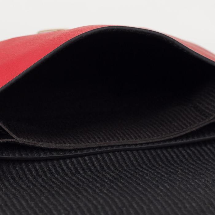 Сумка женская "Шик", 2 отдела на клапане, длинный ремень, цвет красный