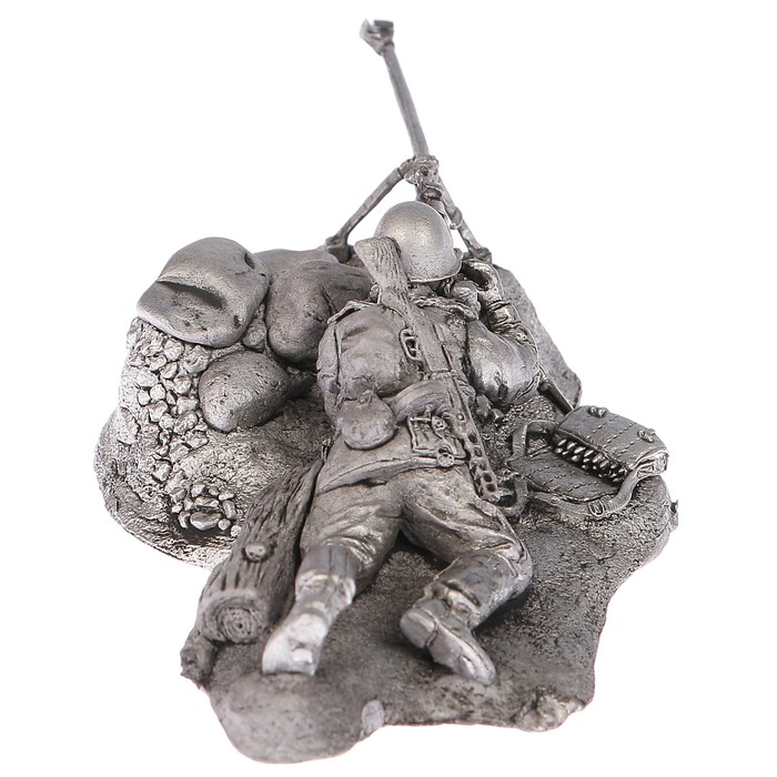 Оловянный солдатик "Бронебойщик"