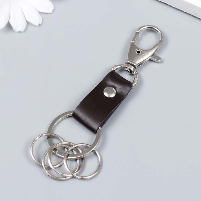 Брелок металл кожзам с карабином светло-коричневый 12х3,4