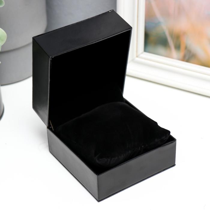 Шкатулка кожзам под часы 1 отделение "Белая строчка на чёрном" 7х9,5х9,5 см