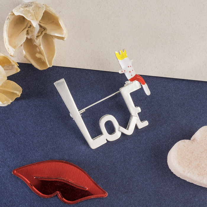 Брошь "Любовь" буквы, цветная в матовом серебре