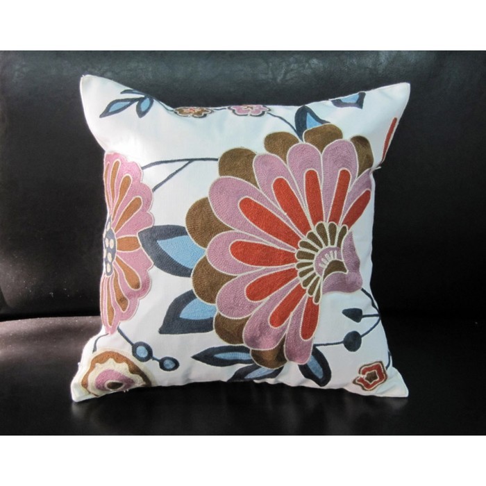 Наволочка декоративная Bombay, размер 45х45 см, вышивка 7034-35