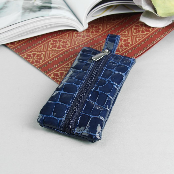 Ключница, отдел на молнии, металлическое кольцо, крокодил, лак синий