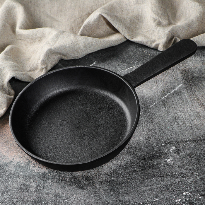 Сковорода чугунная 200*40 мм с литой ручкой