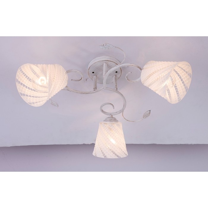 Люстра "Амелия" 3x40Вт Е27 белый, золото 58x58x24см