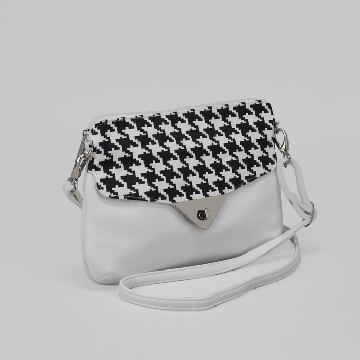 Сумка женская, отдел на клапане, наружный карман, регулируемый ремень, цвет белый/гусиная лапка