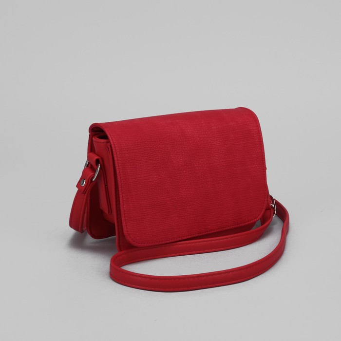 Сумка женская, 3 отдела на клапане, регулируемый ремень, цвет красный
