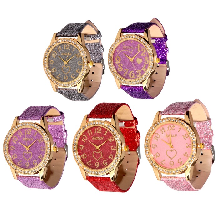 Наручные часы женские, циферблат с сердечком , окантовка стразы, ремешки микс