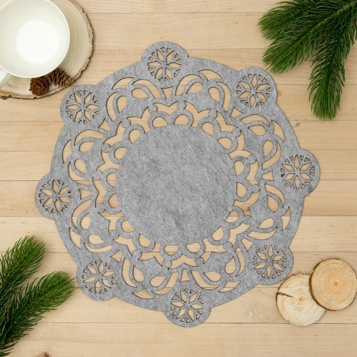 Салфетка декоративная "Снежинка" 30х30 см, фетр 100 %п/э