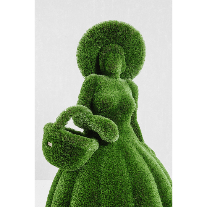 Топиар фигура "Девушка с корзиной"