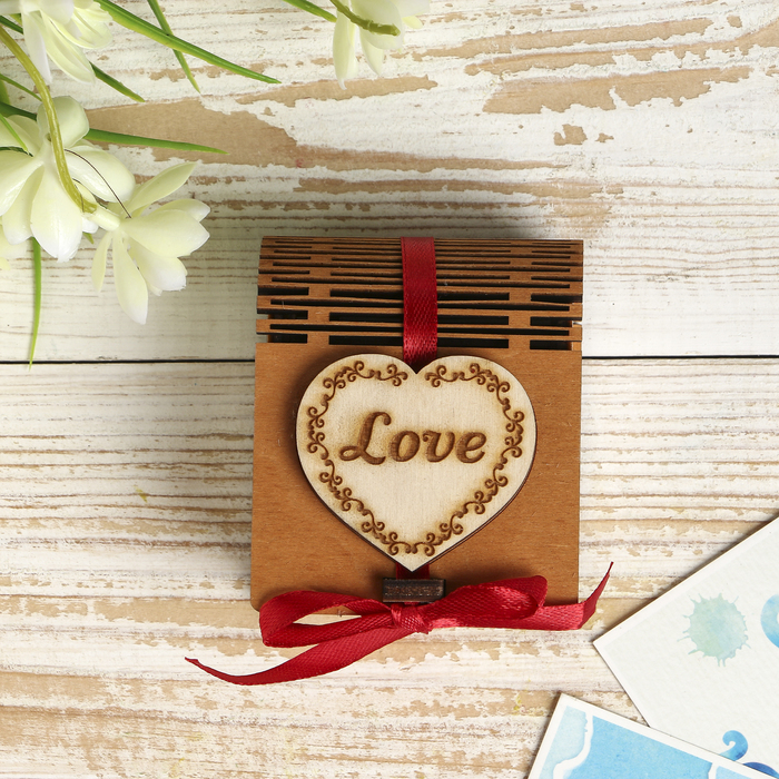 Шкатулка дерево Love 6х6,5х3 см